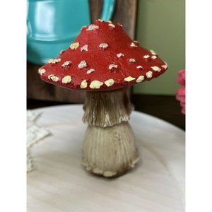 Red Whimsical Resin Mushroom Garden Decor Pot Sitter Garden Mushroom AA